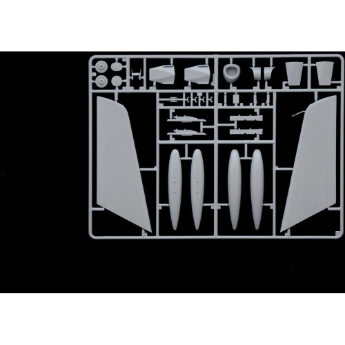 F-86E Sabre 1/48 Kit Alt Image 8