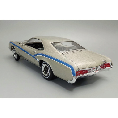 1966 Buick Riviera GS Alt Image 4