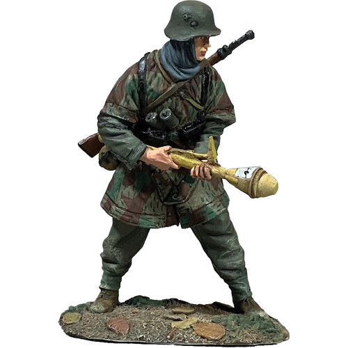 Grenadier with Panzerfaust Wearing Zeltbahn 1944-45 1/30 Fig William Britain (25110) Main Image