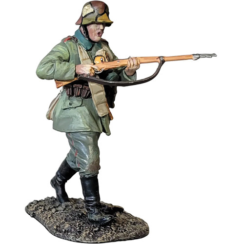 German Infantryman Advancing 1/30 Figure WILLIAM BRITAIN (23142) Main Image