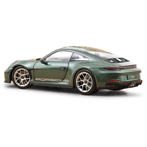 2023 Porsche 911 S/T - Malachite Green Alt Image 2