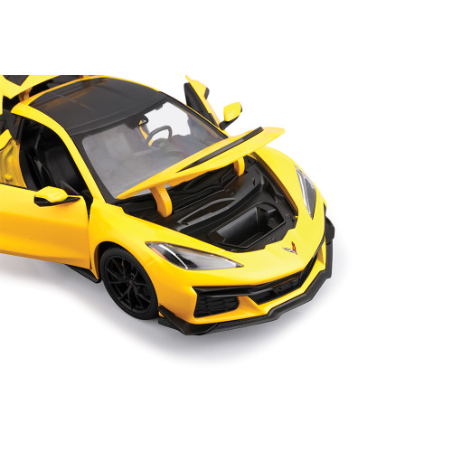 2025 C8 Corvette ZR1 - Yellow Alt Image 7