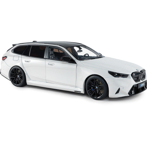 2025 BMW M5 Touring Alpine White Solid Alt Image 3