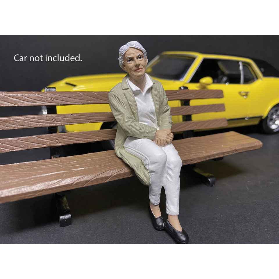 Sitting Old Couple II - 1/18 Scale Main Image
