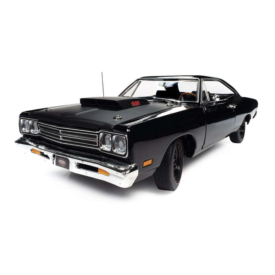 1969.5 Plymouth RR Hardtop 1/18 Die Cast Model Main Image