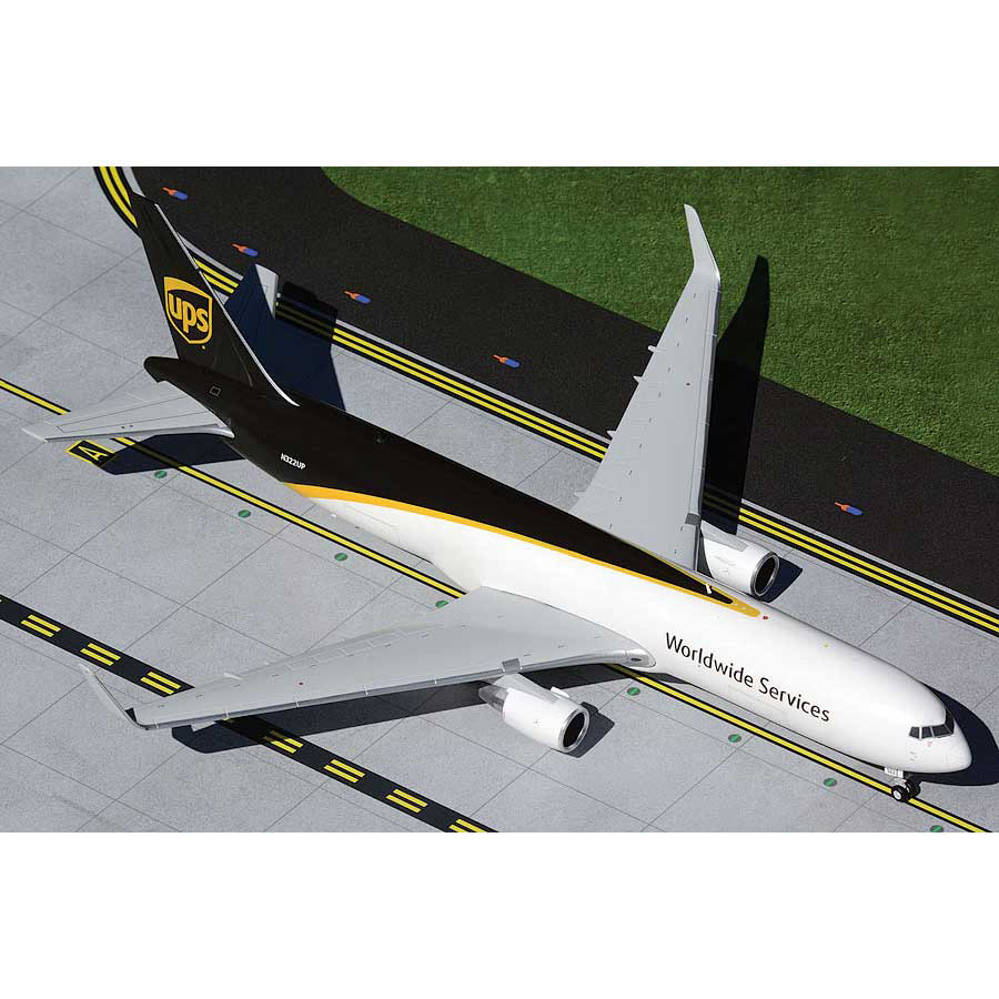 Boeing B767-300ERF 1/200 Die Cast Model - UPS Airlines Main Image