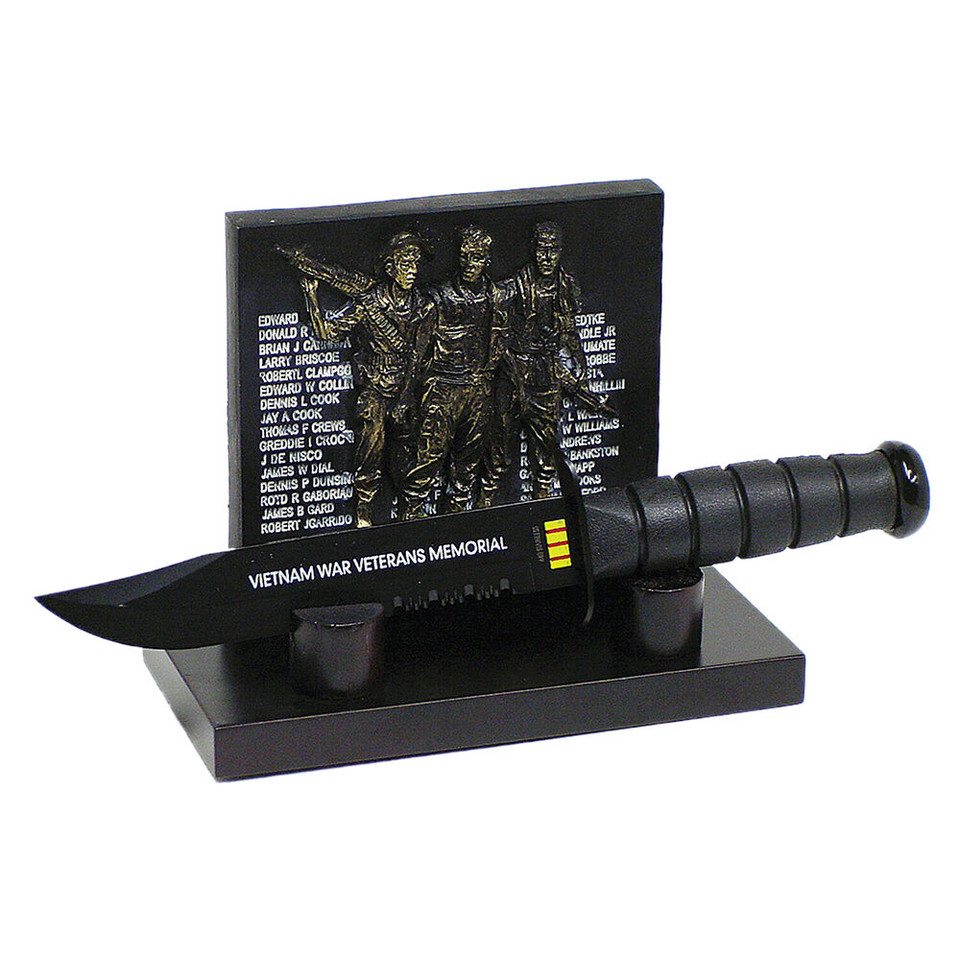 Vietnam War Veterans Memorial Knife & Plaque Display KN - 1115 Main Image