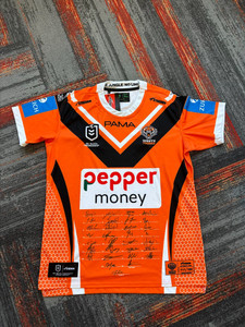 2025 Team Signed Tigers Home Jersey (Un-Framed) 2025 Team Signed Tigers Home Jersey (Un-Framed)