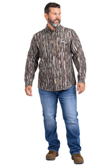 Male model wearing Banded Men’s Badlander lightweight hunting shirt in Realtree Original camo, front view main