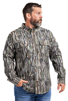 Men’s Realtree Original button-down hunting shirt, full front view.