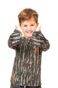 Front view of the Kid's Realtree Original long-sleeve poly camo shirt displayed on model.