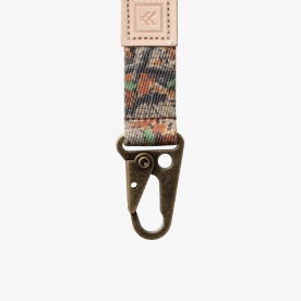 Close-up of Thread Realtree Advantage Classic keychain clip showing durable clasp and camo fabric strap detail.
