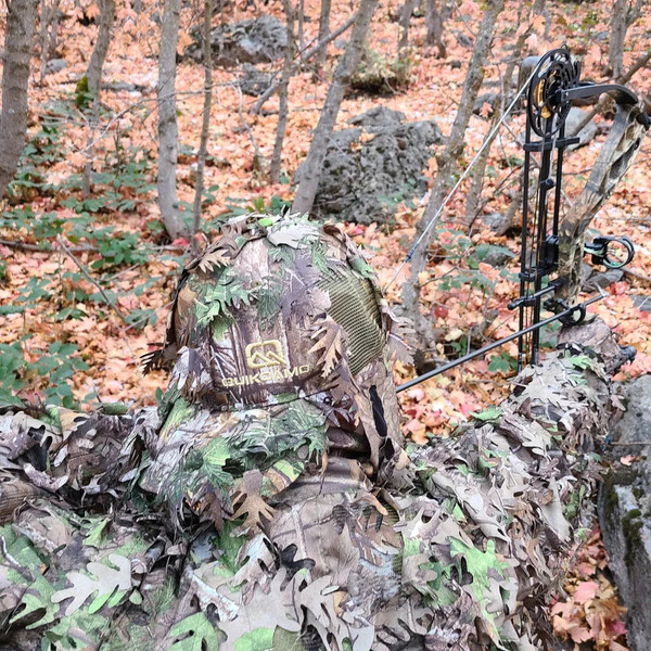 QuikCamo 2-in-1 REAR Leafy Face Mask and Camo Hat (Fitted) | Xtra