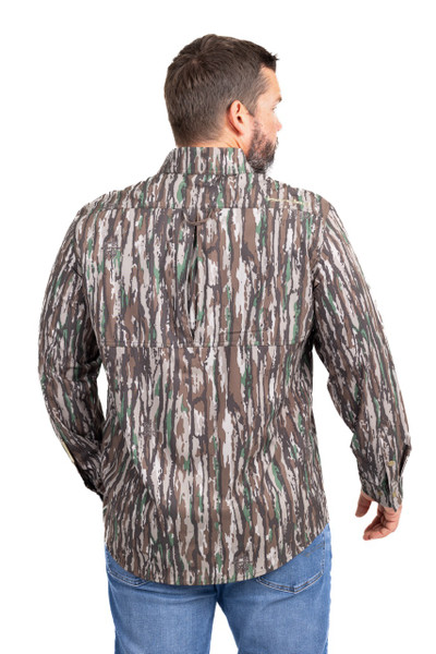 Upper back view showing camo pattern and stitching on Banded Men’s Badlander hunting shirt.