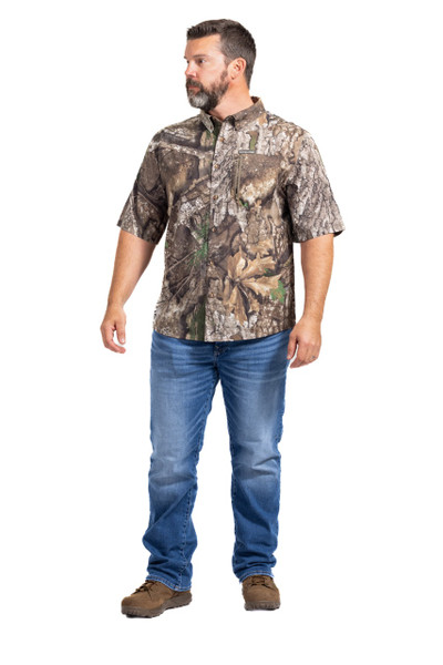 Men’s Realtree APX short-sleeve hunting shirt, angled front view.