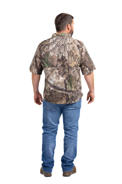 Men’s Realtree APX short-sleeve button-down hunting shirt, back view.