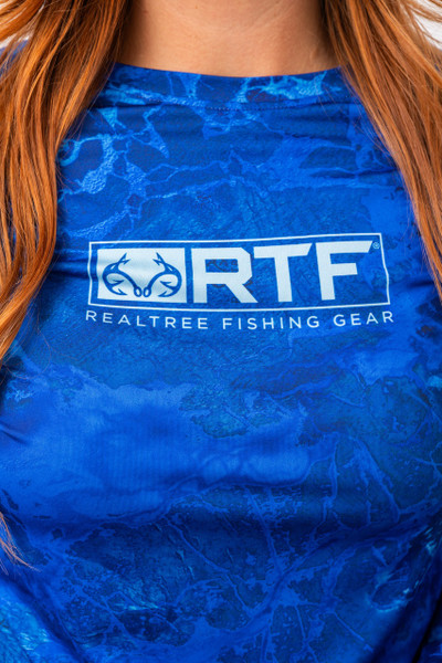 Realtree Fishing Women's Crew Neck Dark Blue Long Sleeve Shirt | WAV3
