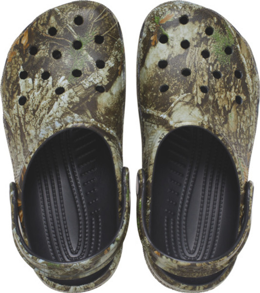 【関税込み】Crocs カーキ Realtree APXR Classic クロッグ Shop Crocs Men's Realtree Classic Clog | APX at Realtree.com