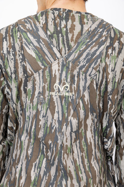 Detail of X-back strap design and stitching on the men’s Realtree Original canvas hunting bib overalls.
