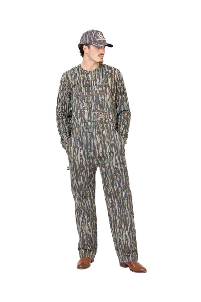 Front view of men’s Realtree Original canvas hunting bib overalls with chest pockets and straight-leg fit main.