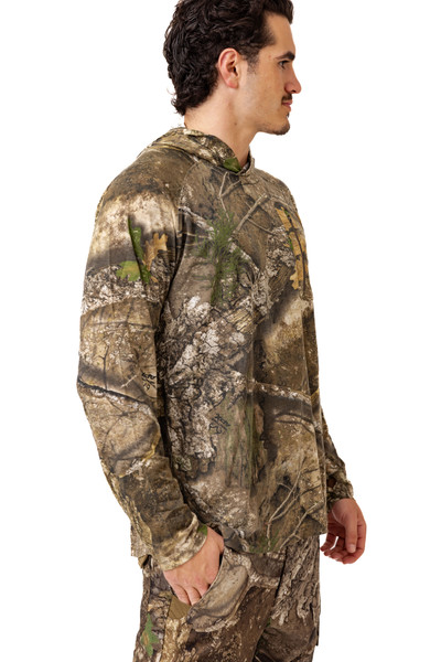 Men's Bamboo Long Sleeve Hooded Camo Shirt in Realtree APX 