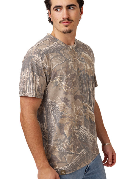 Men's Tri Blend Short Sleeve Crew Neck Camo Shirt in Realtree Xtra Grey 