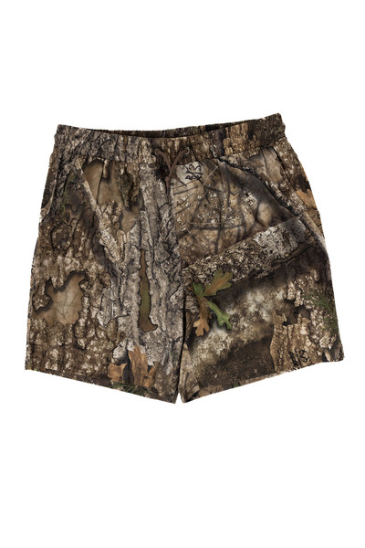 Flat lay front view of men’s lined camo shorts in Realtree APX pattern.