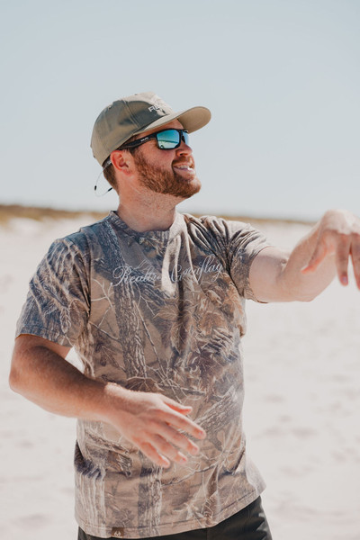 Unisex Realtree Camouflage White Vintage Script Faded Camo Shirt | Realtree Xtra Grey