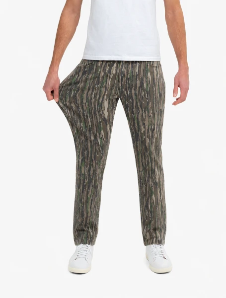 Mugsy Men's Classic Fit Denim Camo Jeans | Realtree Original