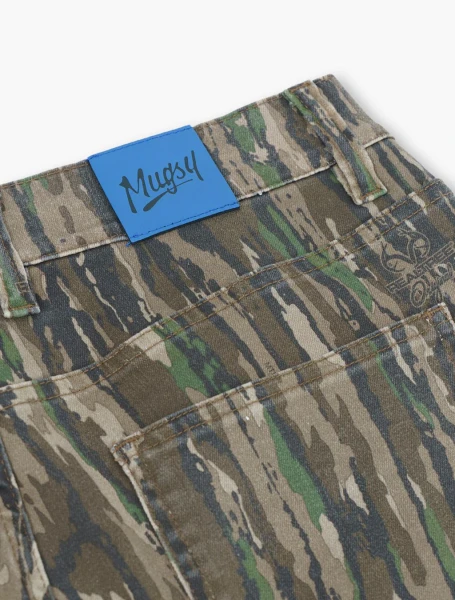 Mugsy Men's Classic Fit Denim Camo Jeans | Realtree Original
