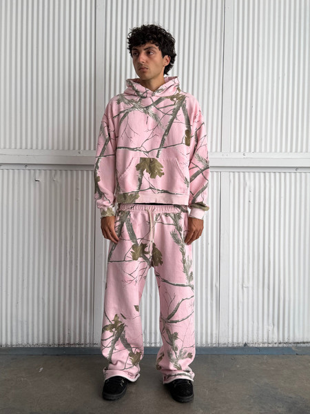 Aged Ivy Unisex Pink Camo Sweats | Realtree APX