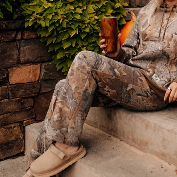 Ridge and Vale Women's Vintage Faded Camo Sweatpants in Realtree Advantage Classic