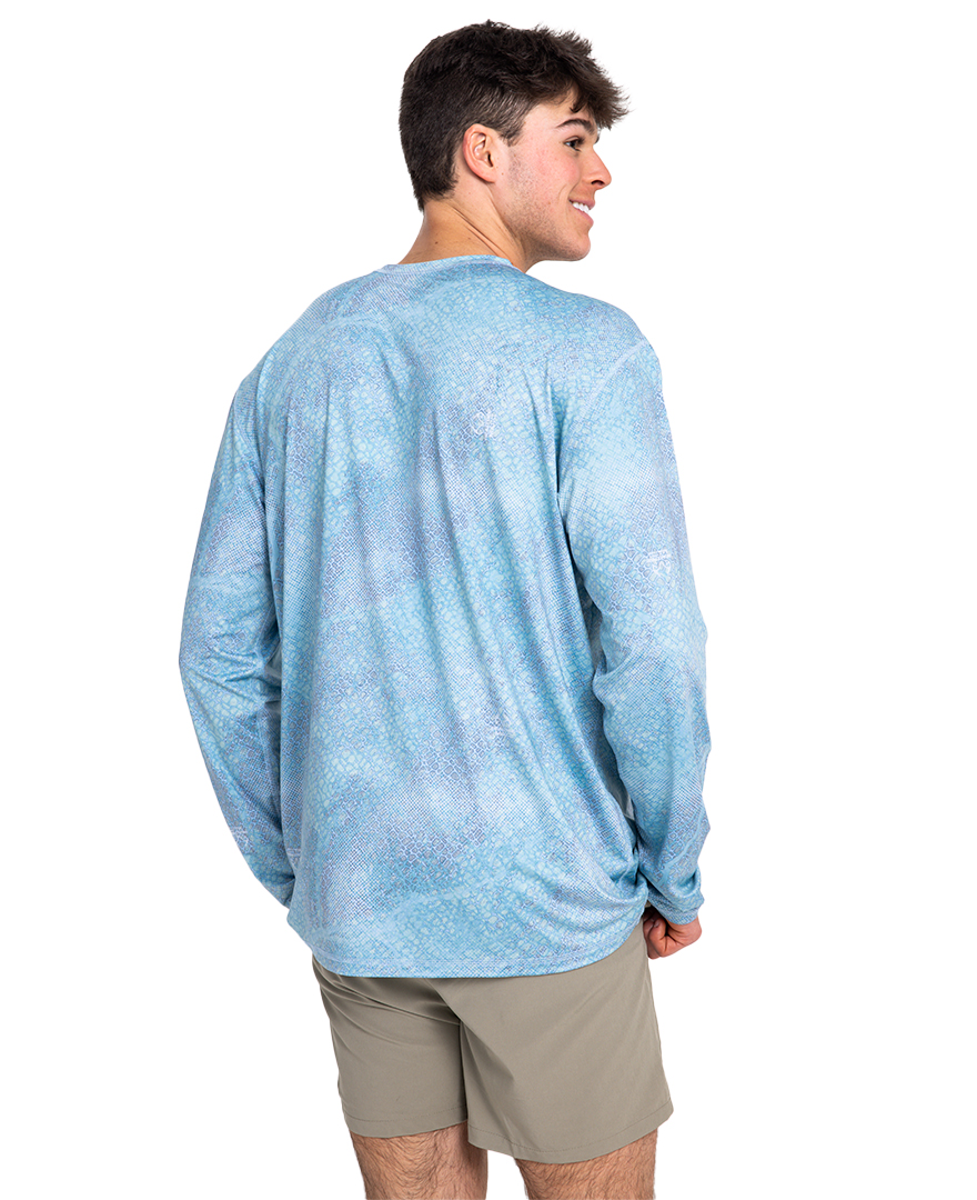 Realtree Men's Waikiki Short Sleeve Performance Fishing Shirt, Size: Medium, Blue