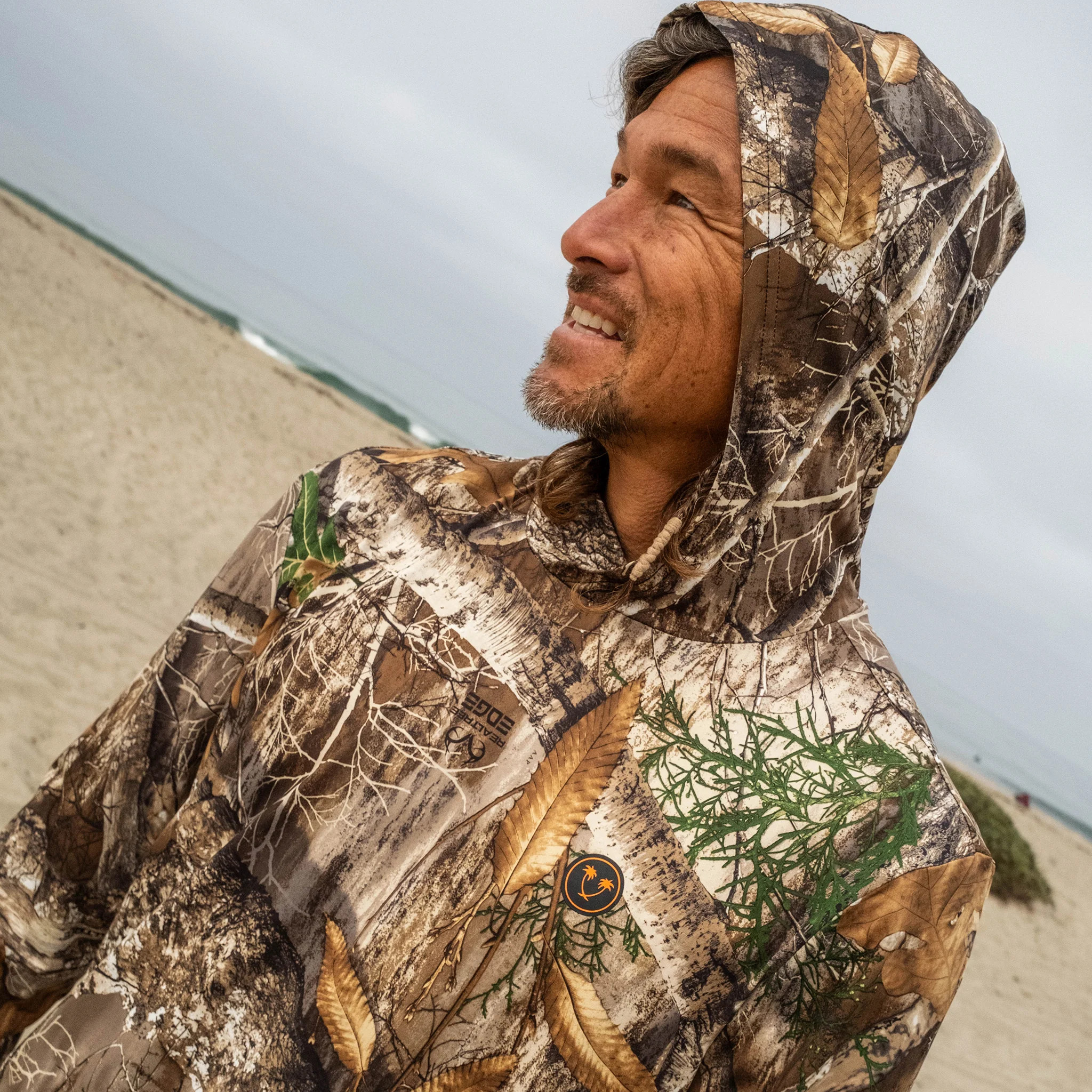 Catch Surf Hooded Long Sleeve Camo Rash Guard | Realtree EDGE