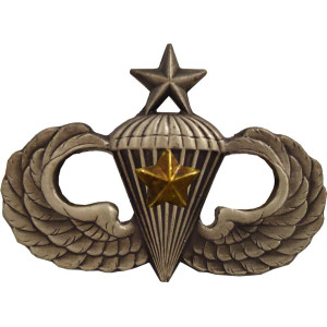 Senior Parachutist Badge - Fifth Award Senior Parachutist Badge - Fifth Award