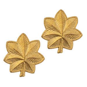 USAF miniature Major rank gold insignia oak leaf pin for Air Force dress uniform or collectible