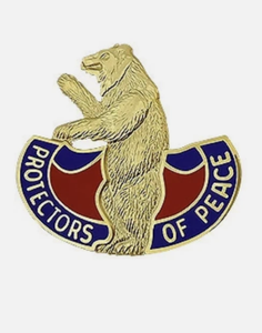 Authentic Missouri State Headquarters Army National Guard Unit Crest (Left DUI). High-quality metal insignia featuring the “Protectors of Peace” design. Ideal for collectors and military uniform display.