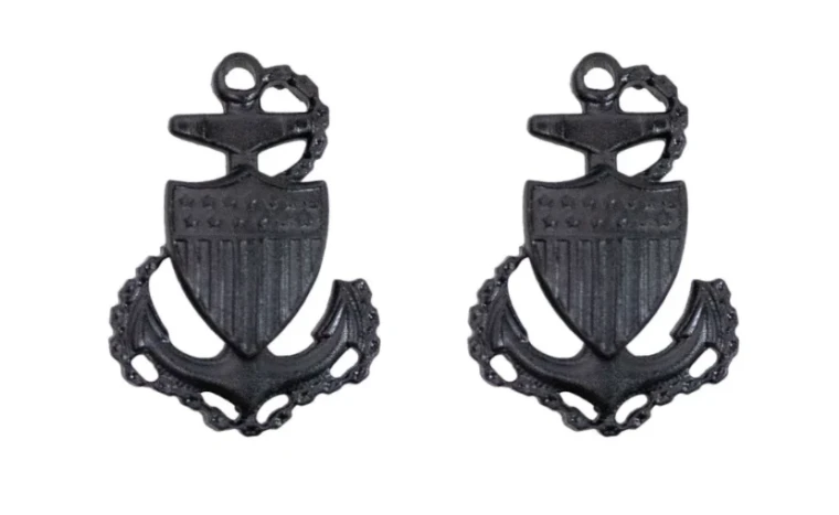 Coast Guard Chief Petty Officer E-7 black metal collar device featuring the fouled anchor rank insignia.