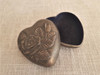 Hermoso Joyerito En Metal Con Forma De Corazón Y Flores 0