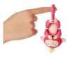 Alevines De Wowwee - Mono De Bebé Interactivo - Bella (rosa 2