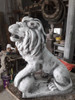 León Con Esfera 7