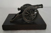 Antiguo Cañon De Metal Bronce Sobre Base De Madera B60 2