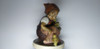Estatuilla Hummel Chica Con Pollitos. 1