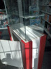 Exhibidor De Vidrio Y Madera 3