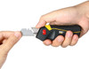 Cutter Profesional Con 3 Cuchillas De Repuesto | Cat / Ne... 4