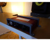 Focusrite Scarlet 2i2 Soporte Escritorio 1