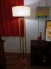 Lampara De Pie En Madera Con Pantalla Incluida 4