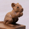 Novica Tope Para Puerta De Madera Encantador Mouse En Color 3