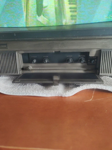 Hitachi Television TV Ca-509E 1982 16 Inches