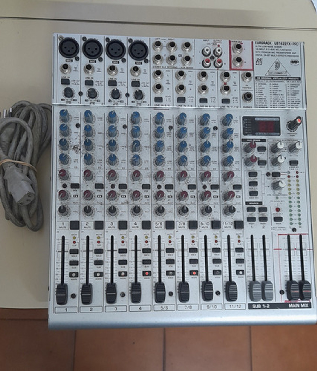 Behringer Consola UB1622FX-Pro 12 Canales